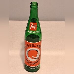 Vintage 7UP Bottle Cleveland Browns Green Glass